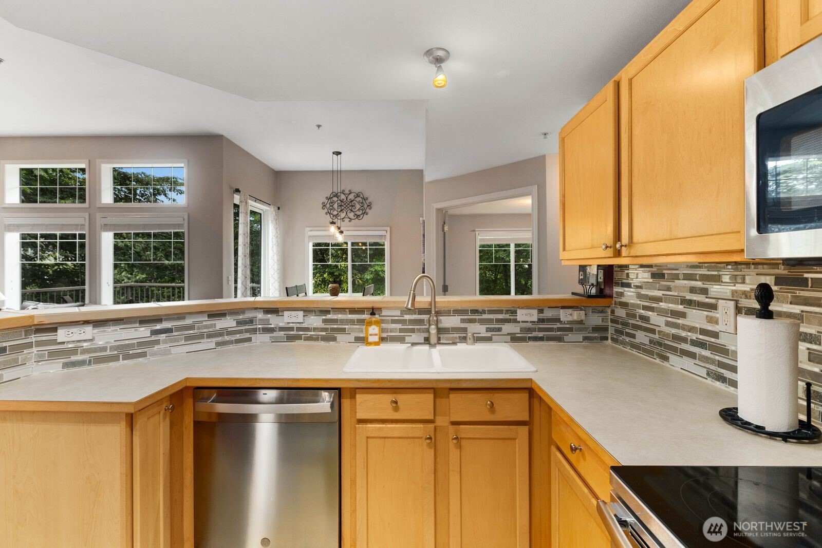 15325 Southeast 155th Place, Unit V2 Renton, WA 98058 - Photo 12 of 36