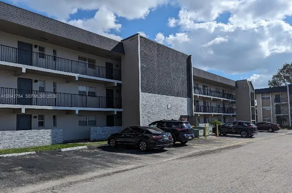 $1,650 | 7910 North Colony Circle, Unit 304, Tamarac, FL 33321