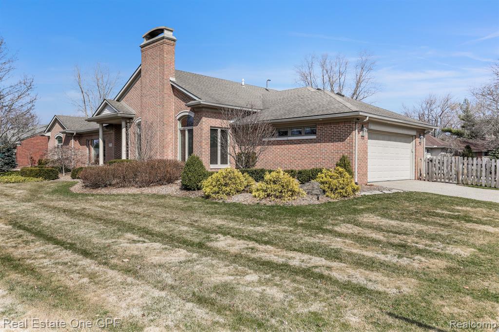 472 Shelbourne Road Grosse Pointe Farms, MI 48236 - Photo 3 of 45