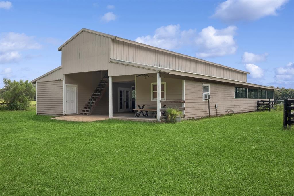 35520 Timbertop Lane Fruitland Park, FL 34731 - Photo 72 of 82 a front view of a house with a garden