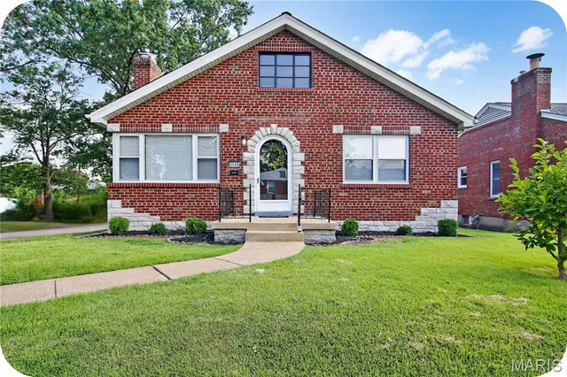 $409,000 | 5500 Lindenwood Avenue, St. Louis, MO 63109
