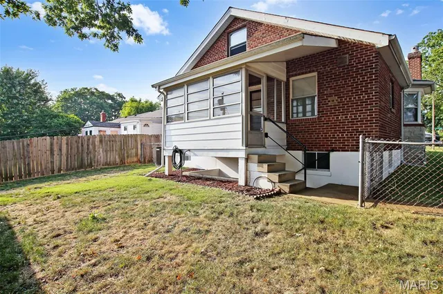 $409,000 | 5500 Lindenwood Avenue, St. Louis, MO 63109