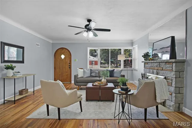 $409,000 | 5500 Lindenwood Avenue, St. Louis, MO 63109