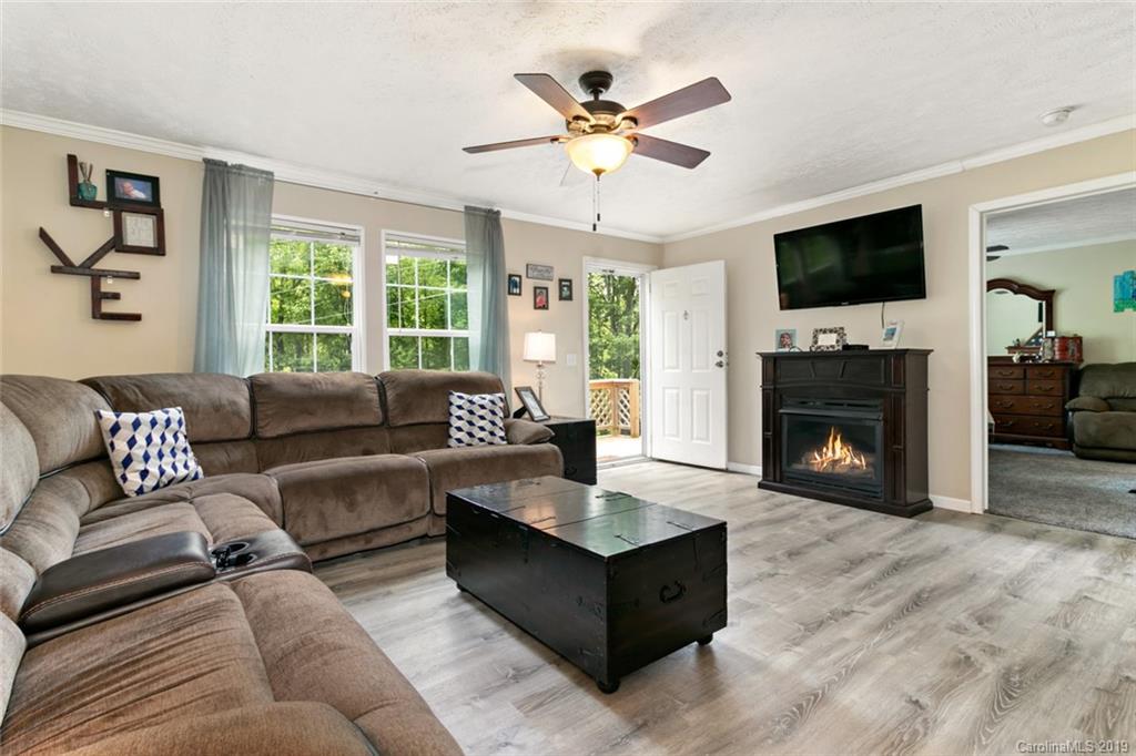 1579 Old Fort Road Fairview, NC 28730 - Photo 11 of 40 Gallery Image 11
