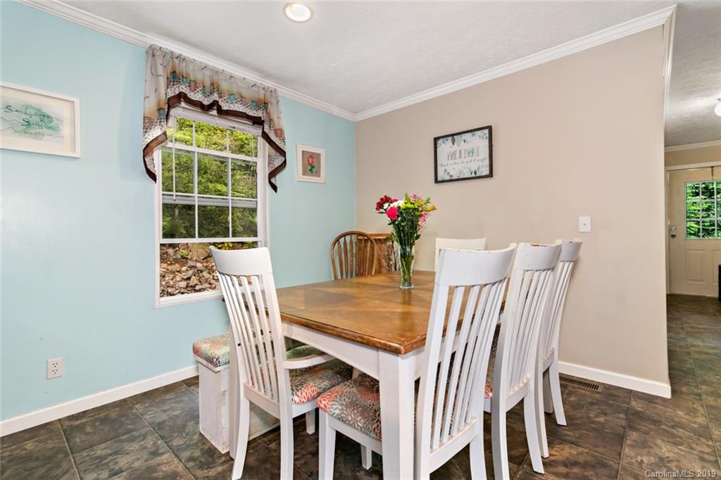 1579 Old Fort Road Fairview, NC 28730 - Photo 19 of 40 Gallery Image 19