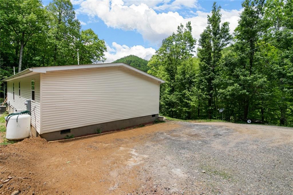1579 Old Fort Road Fairview, NC 28730 - Photo 8 of 40 Gallery Image 8
