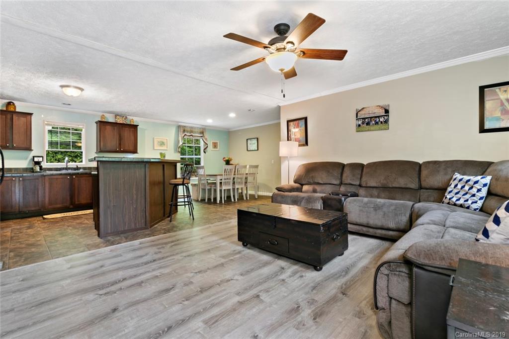 1579 Old Fort Road Fairview, NC 28730 - Photo 9 of 40 Gallery Image 9