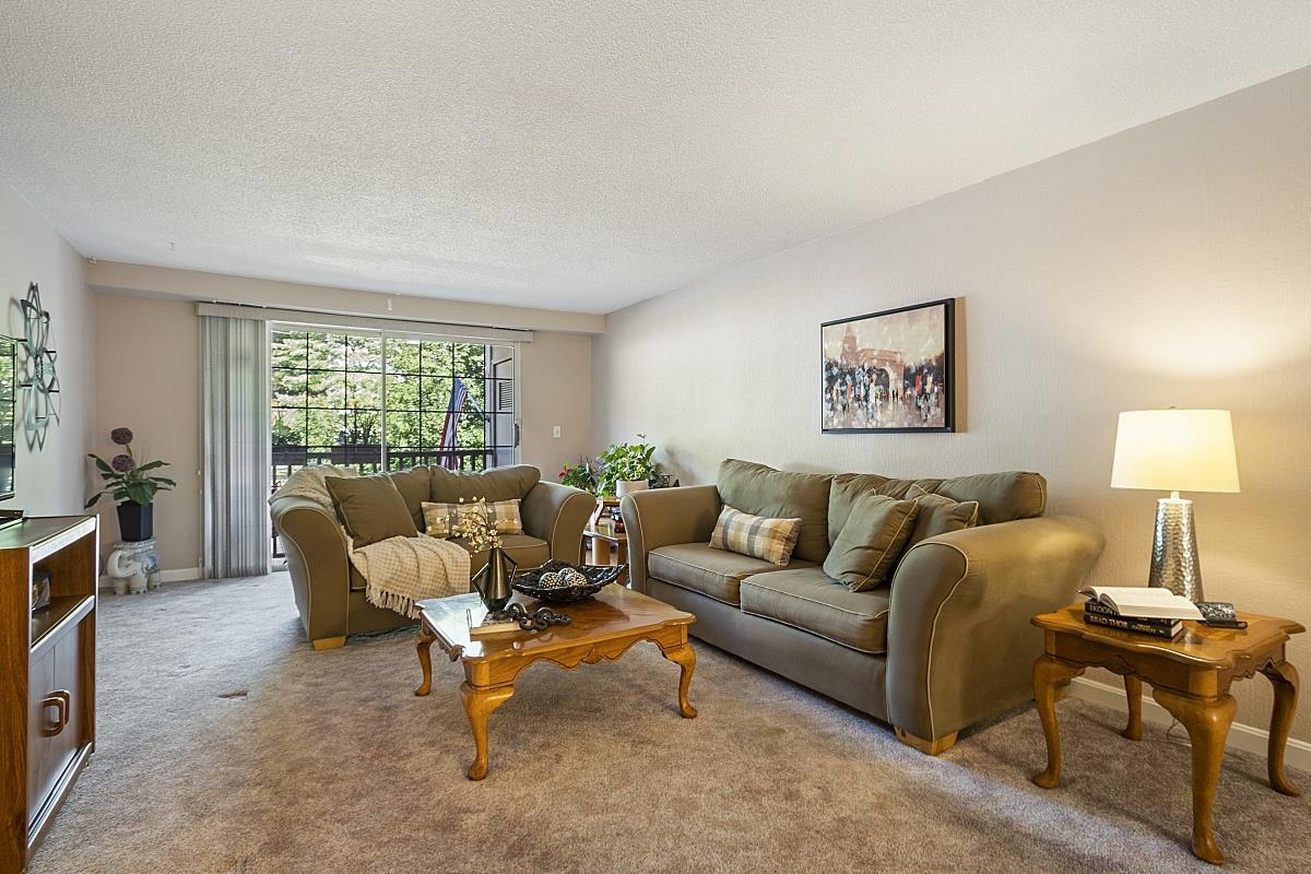 152 Cannongate III Road Nashua, NH 03063 - Photo 3 of 27 Gallery Image 3