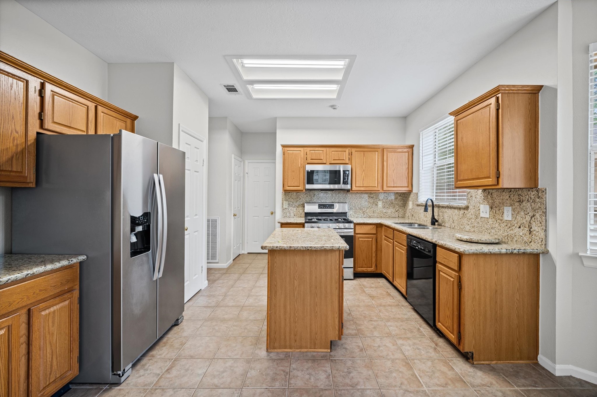 7 Grey Birch Place Spring, TX 77381 - Photo 13 of 33