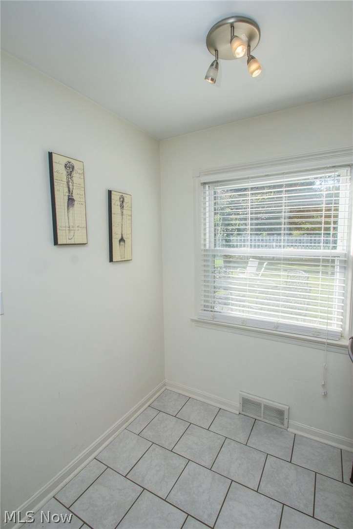 20899 Eaton Road Cleveland, OH 44126 - Photo 24 of 34
