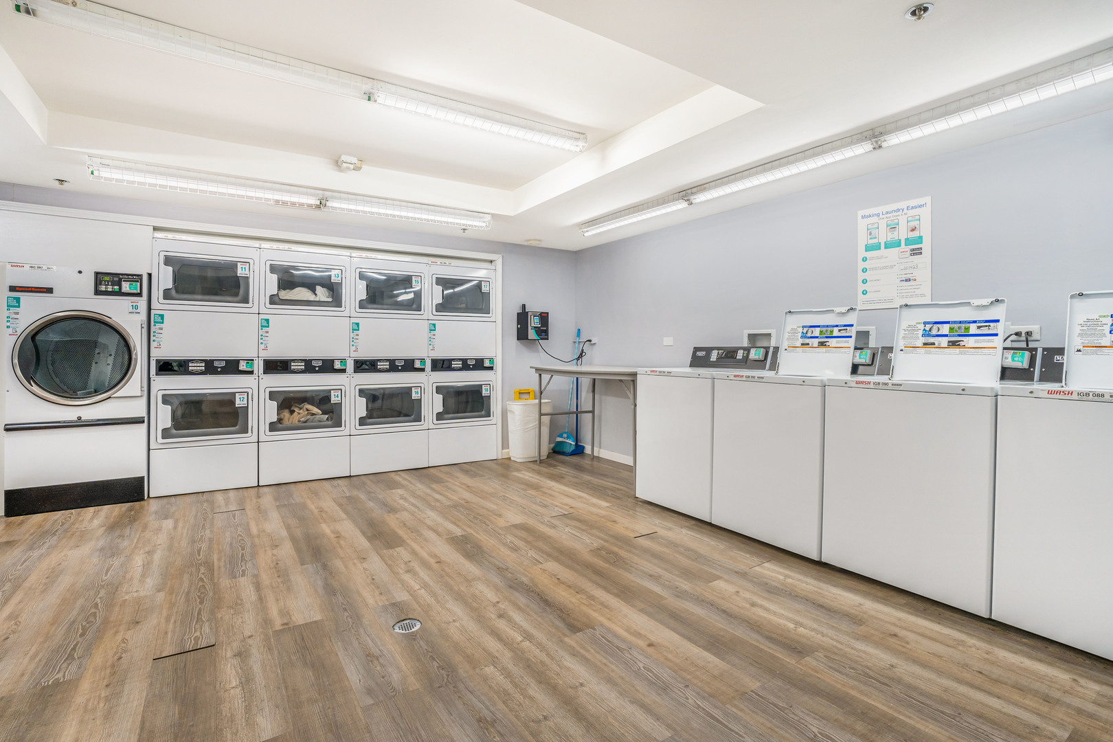 40 East 9th Street, Unit 1916D Chicago, IL 60605 - Photo 27 of 35