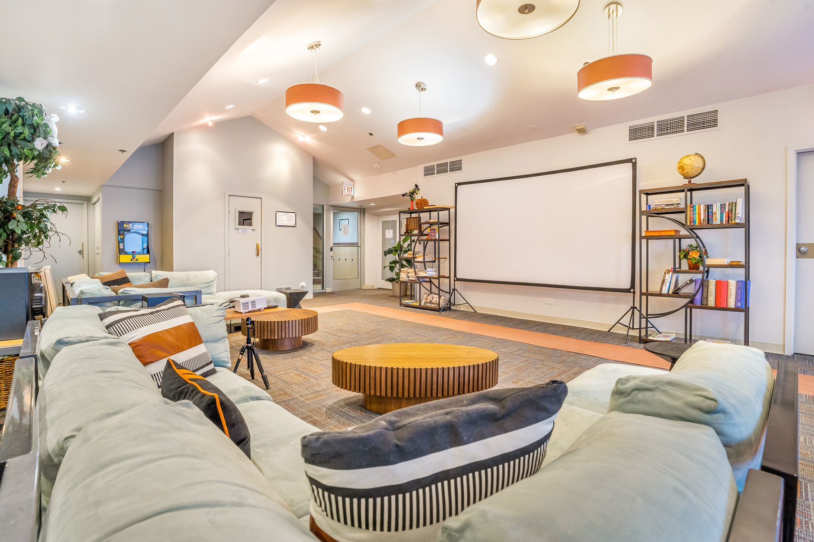 40 East 9th Street, Unit 1916D Chicago, IL 60605 - Photo 30 of 35