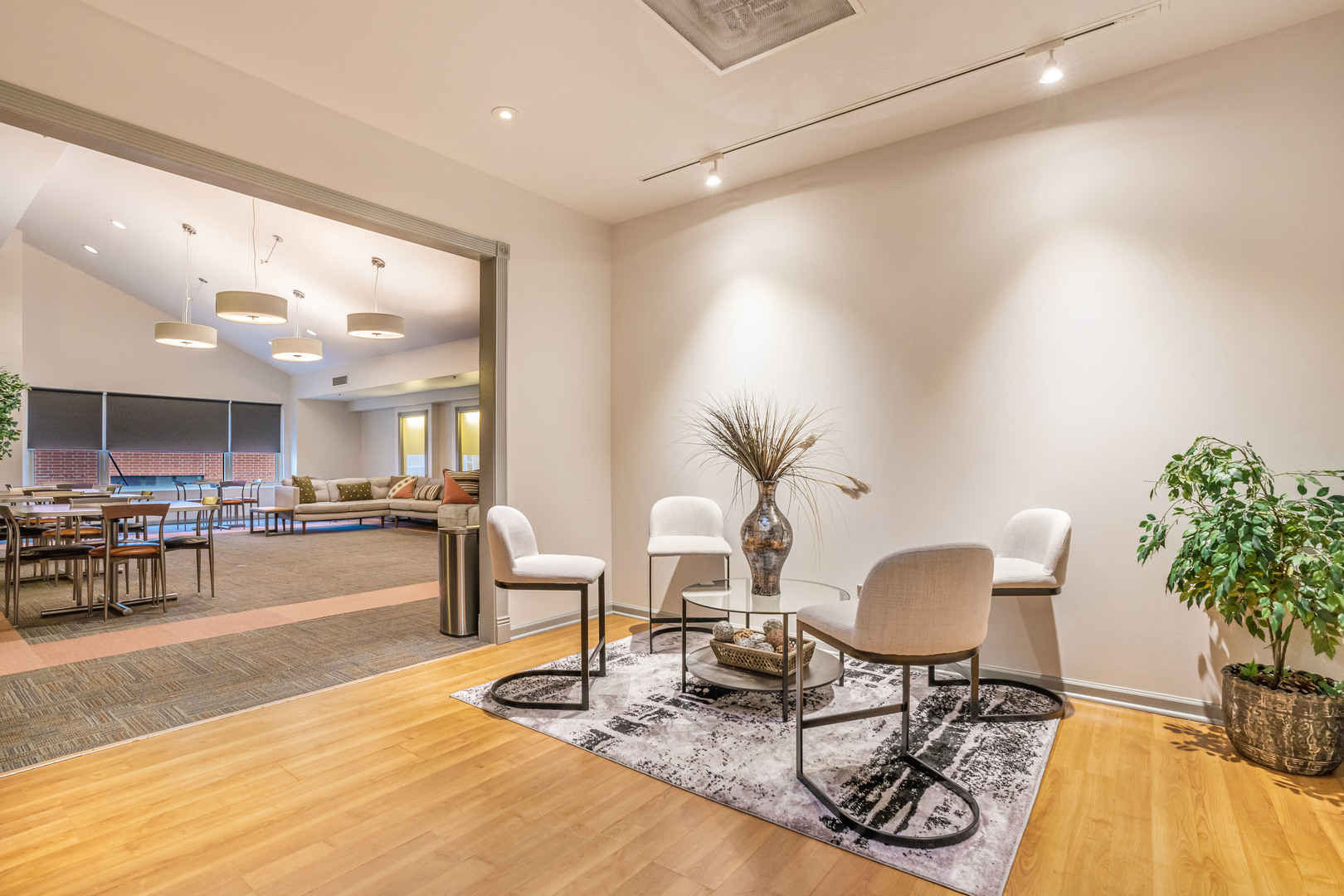 40 East 9th Street, Unit 1916D Chicago, IL 60605 - Photo 32 of 35