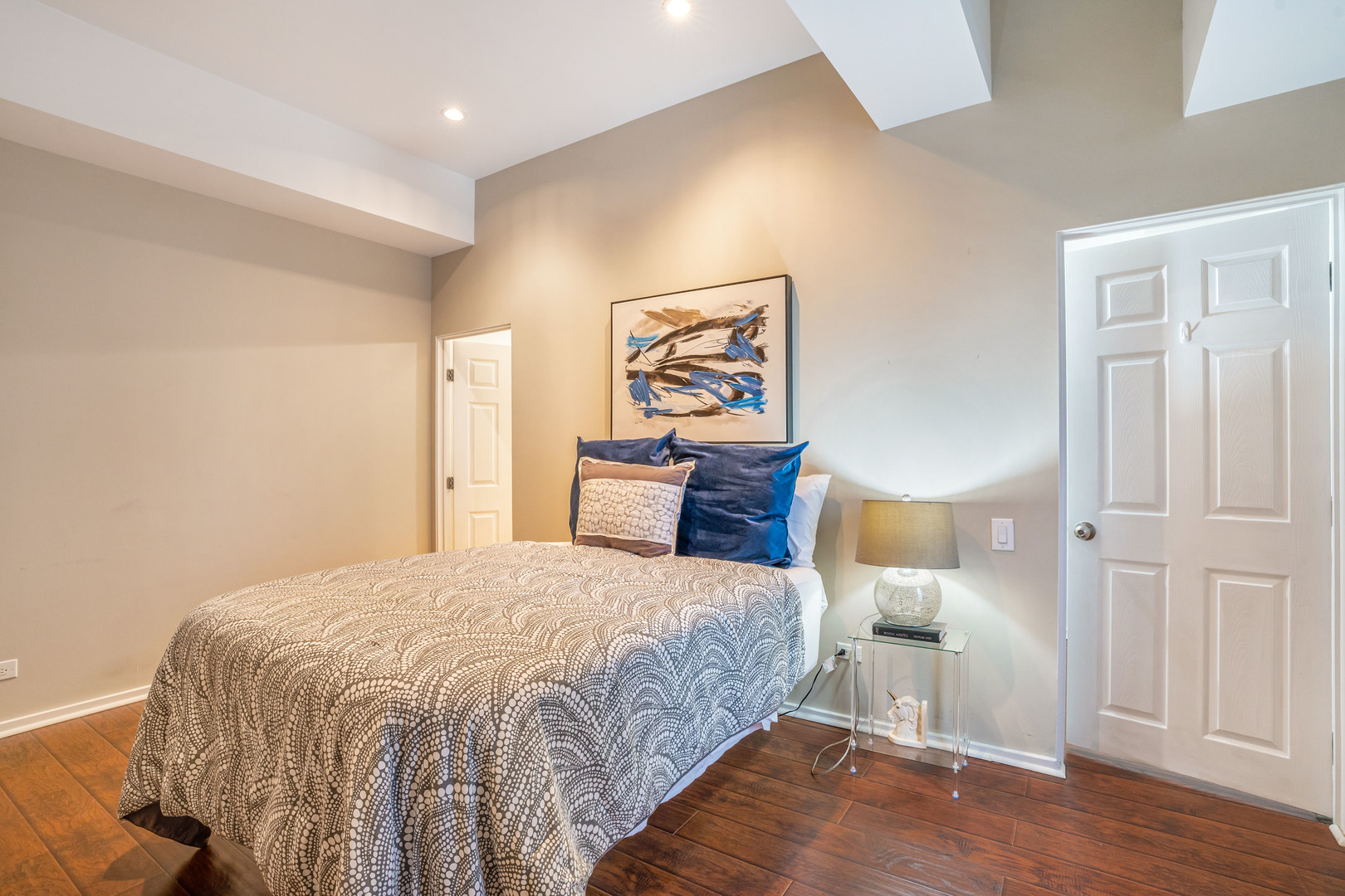 40 East 9th Street, Unit 1916D Chicago, IL 60605 - Photo 10 of 35