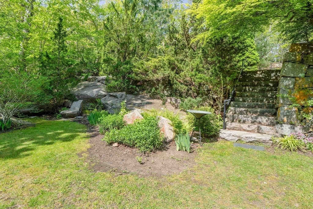 37 Walnut Street Gloucester, MA 01930 - Photo 24 of 42