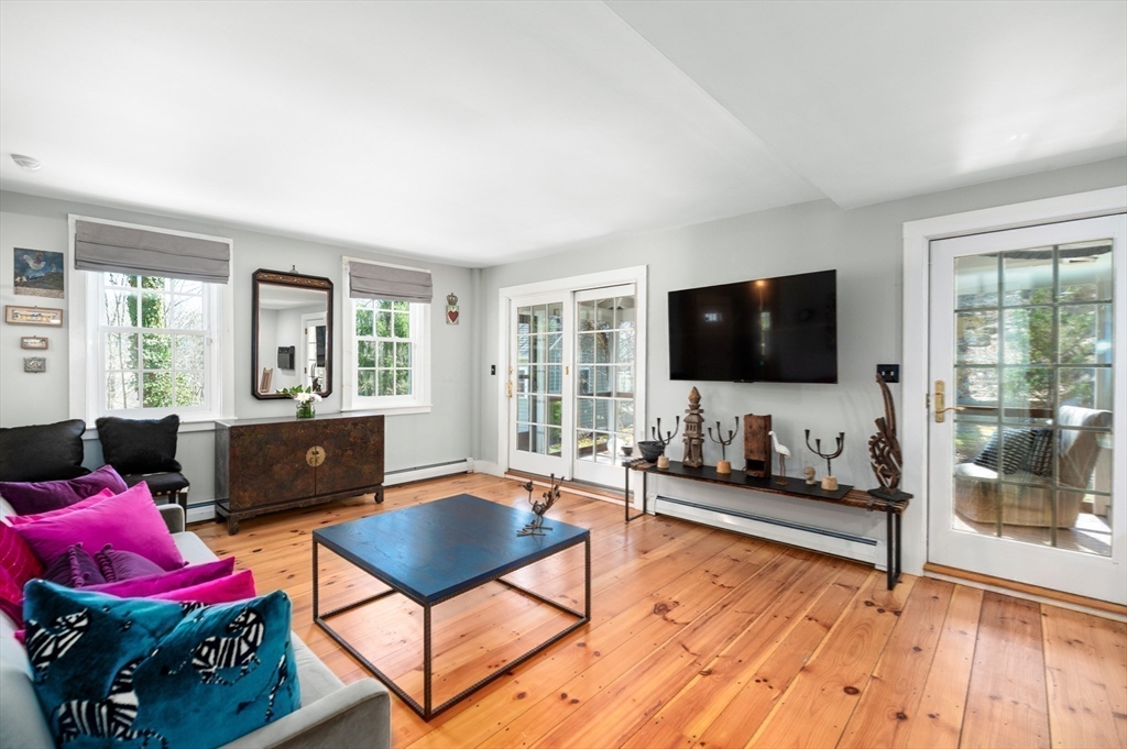 37 Walnut Street Gloucester, MA 01930 - Photo 4 of 42