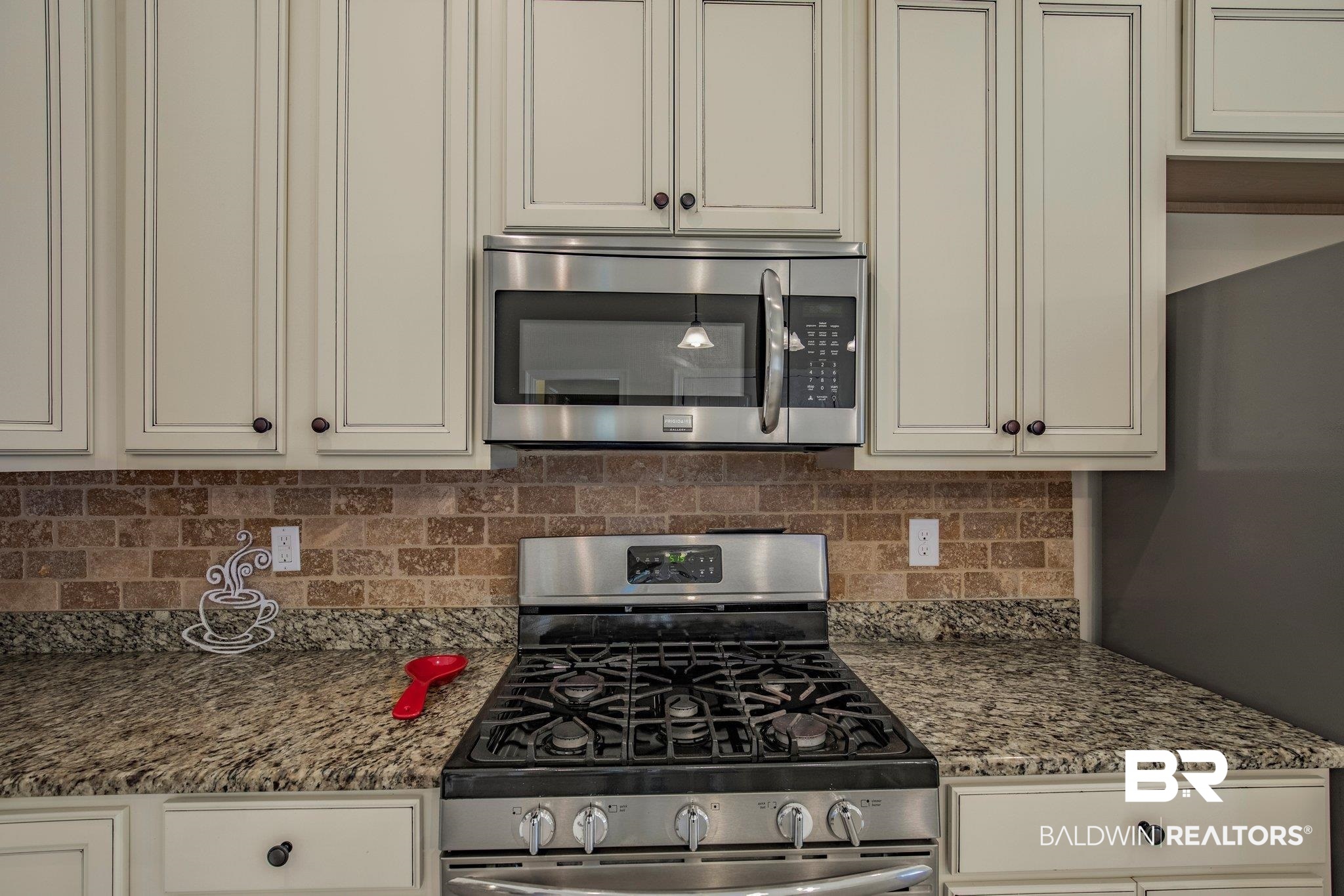 589 Turquoise Drive Fairhope, AL 36532 - Photo 11 of 34 Gas Range