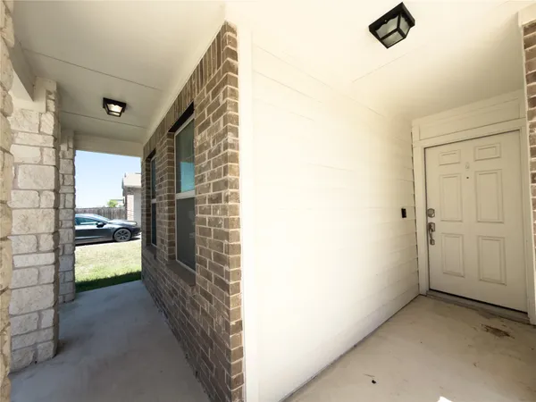 $2,000 | 21417 Wilmiller Lane, Pflugerville, TX 78660