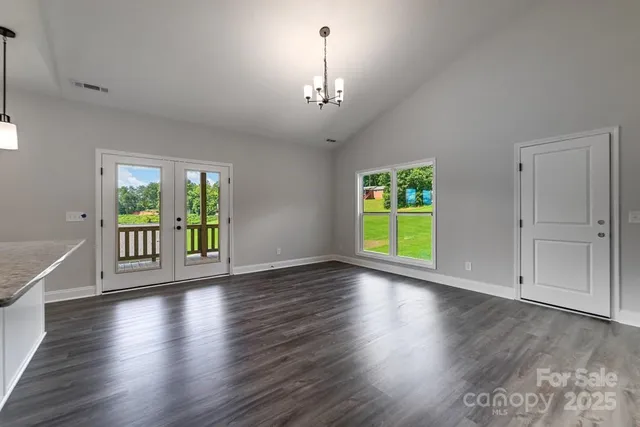 $499,500 | 381 Scenic Rdg Circle, Franklin, NC 28734