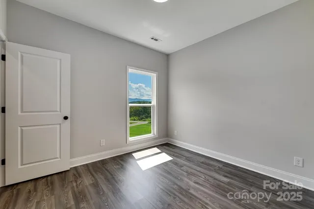 $499,500 | 381 Scenic Rdg Circle, Franklin, NC 28734