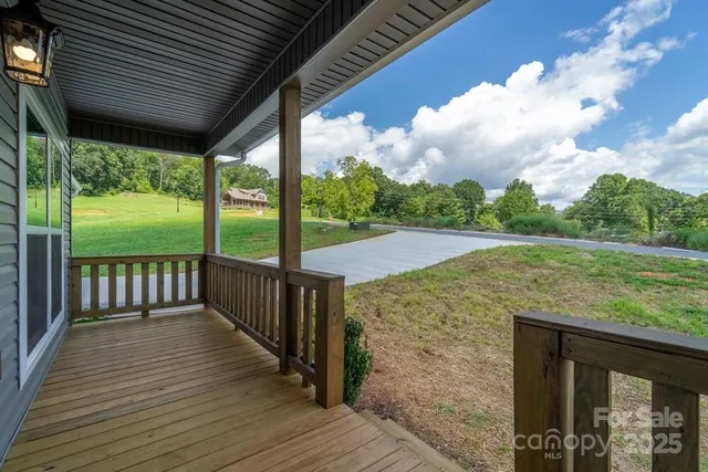 $499,500 | 381 Scenic Rdg Circle, Franklin, NC 28734