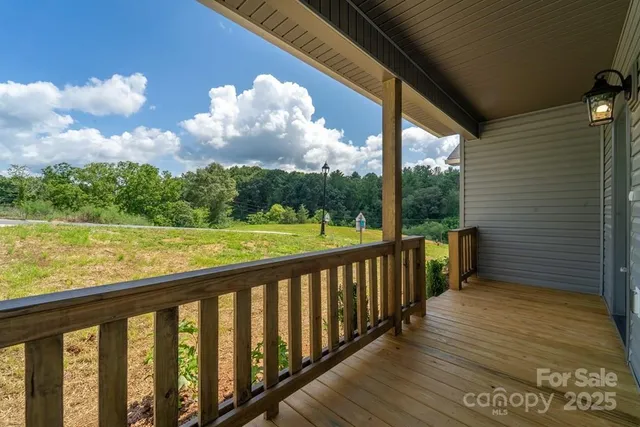$499,500 | 381 Scenic Rdg Circle, Franklin, NC 28734