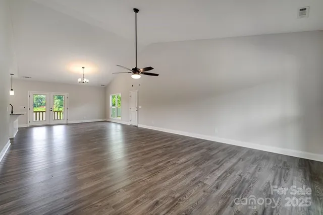 $499,500 | 381 Scenic Rdg Circle, Franklin, NC 28734