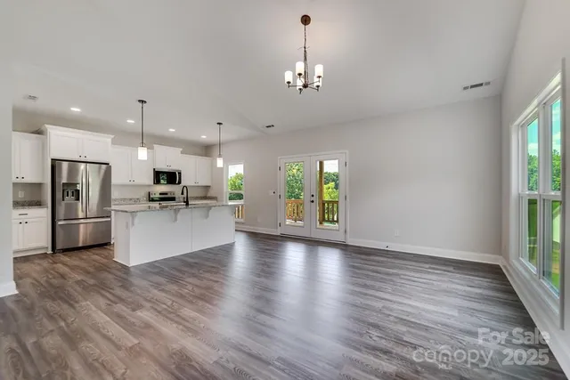 $499,500 | 381 Scenic Rdg Circle, Franklin, NC 28734