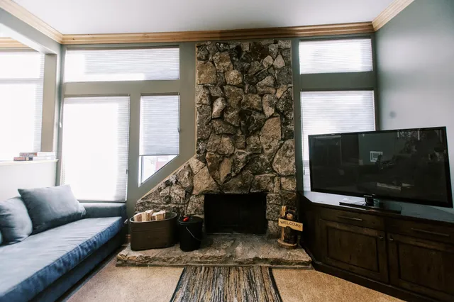 $819,900 | 826 Lakeview Boulevard, Unit 592, Mammoth Lakes, CA 93546