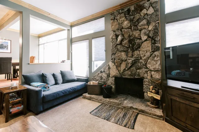 $819,900 | 826 Lakeview Boulevard, Unit 592, Mammoth Lakes, CA 93546