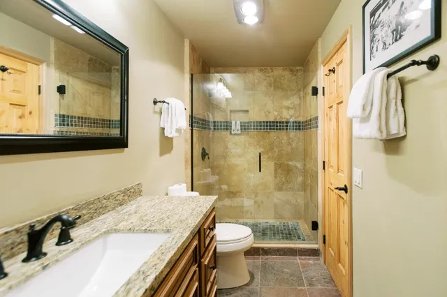 $819,900 | 826 Lakeview Boulevard, Unit 592, Mammoth Lakes, CA 93546