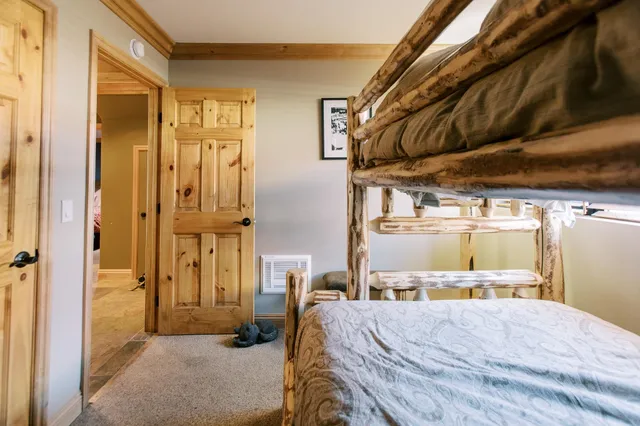 $819,900 | 826 Lakeview Boulevard, Unit 592, Mammoth Lakes, CA 93546