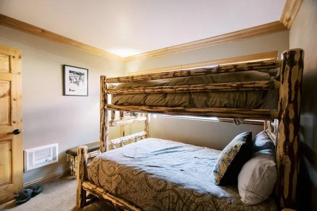 $819,900 | 826 Lakeview Boulevard, Unit 592, Mammoth Lakes, CA 93546