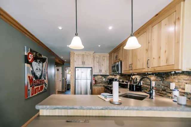 $819,900 | 826 Lakeview Boulevard, Unit 592, Mammoth Lakes, CA 93546