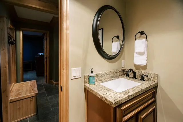 $819,900 | 826 Lakeview Boulevard, Unit 592, Mammoth Lakes, CA 93546