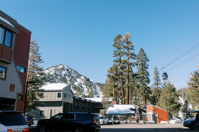 $819,900 | 826 Lakeview Boulevard, Unit 592, Mammoth Lakes, CA 93546