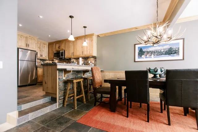 $819,900 | 826 Lakeview Boulevard, Unit 592, Mammoth Lakes, CA 93546