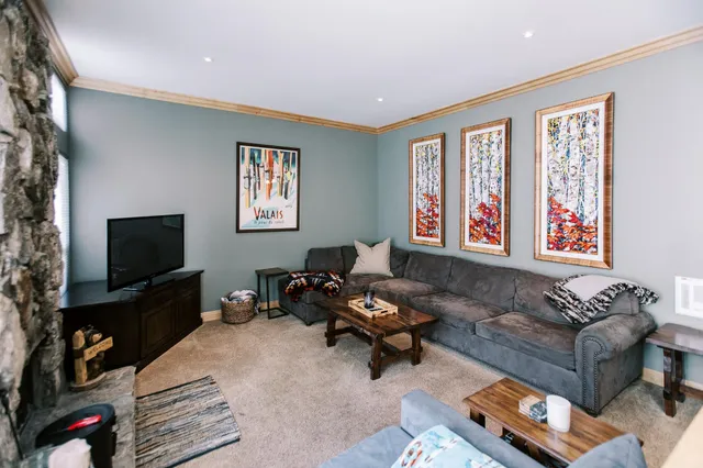 $819,900 | 826 Lakeview Boulevard, Unit 592, Mammoth Lakes, CA 93546