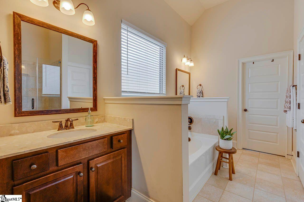 133 James Lk Way Easley, SC 29642 - Photo 5 of 42