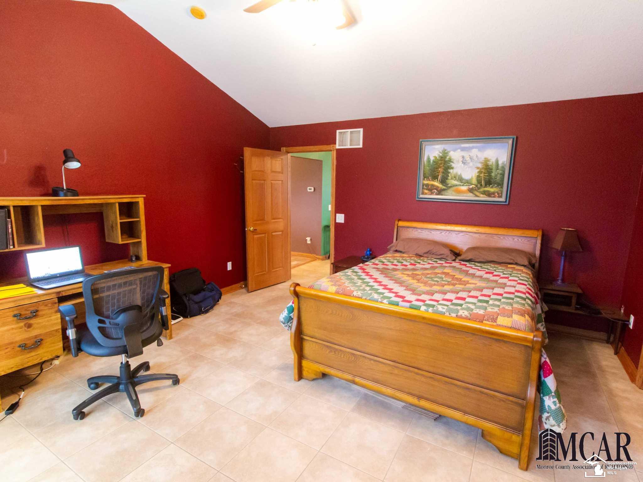 13533 Stowell Road Dundee, MI 48131 - Photo 15 of 34 21437111-14.JPG