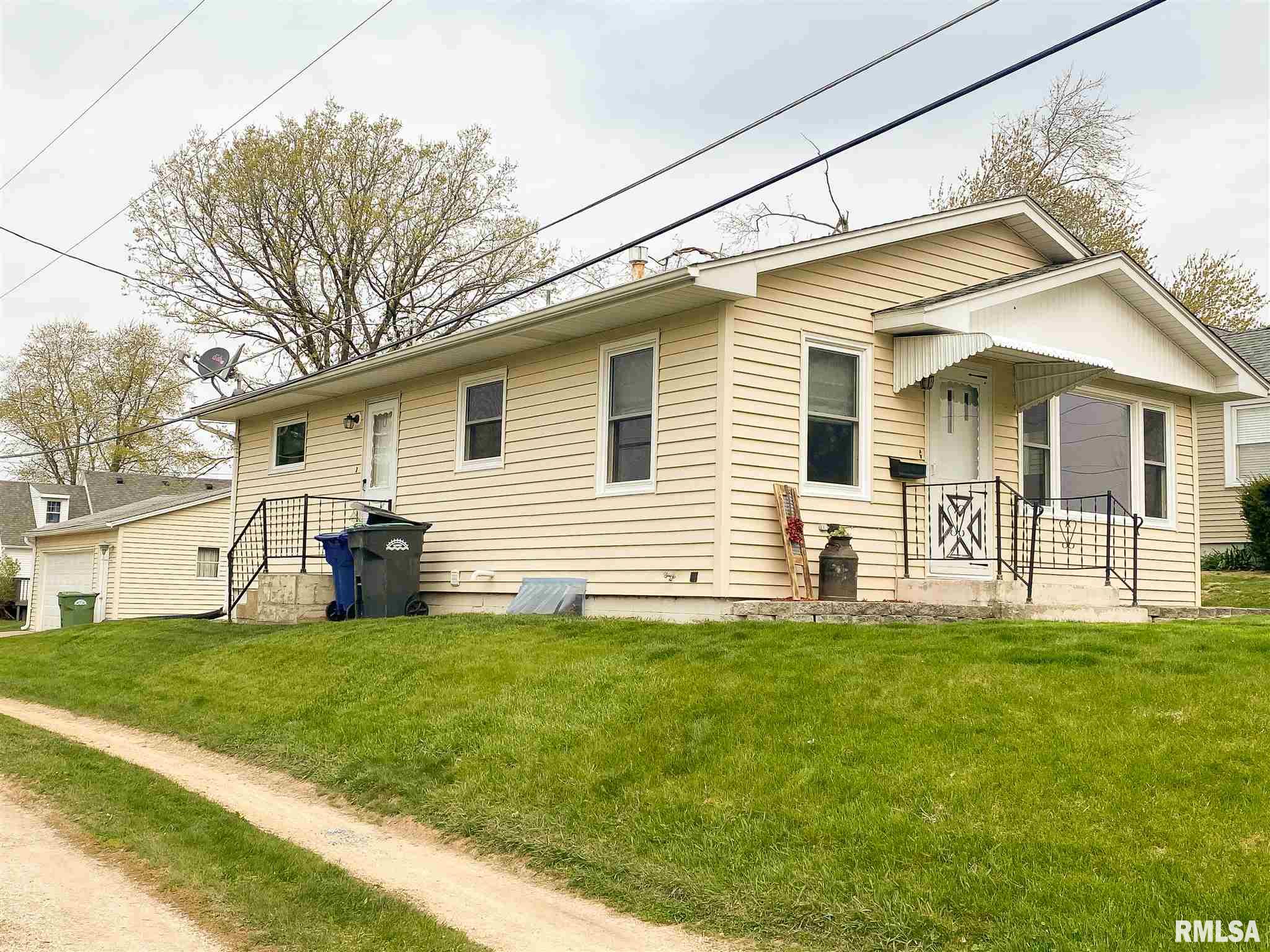 258 Ruth Place Clinton, IA 52732 - Photo 3 of 25 Gallery Image 3