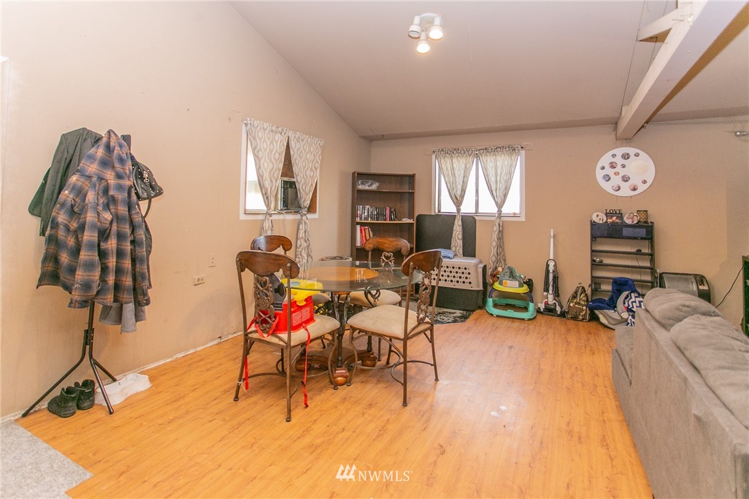 9775 Stone Road Northeast Moses Lake, WA 98837 - Photo 16 of 25 Gallery Image 16