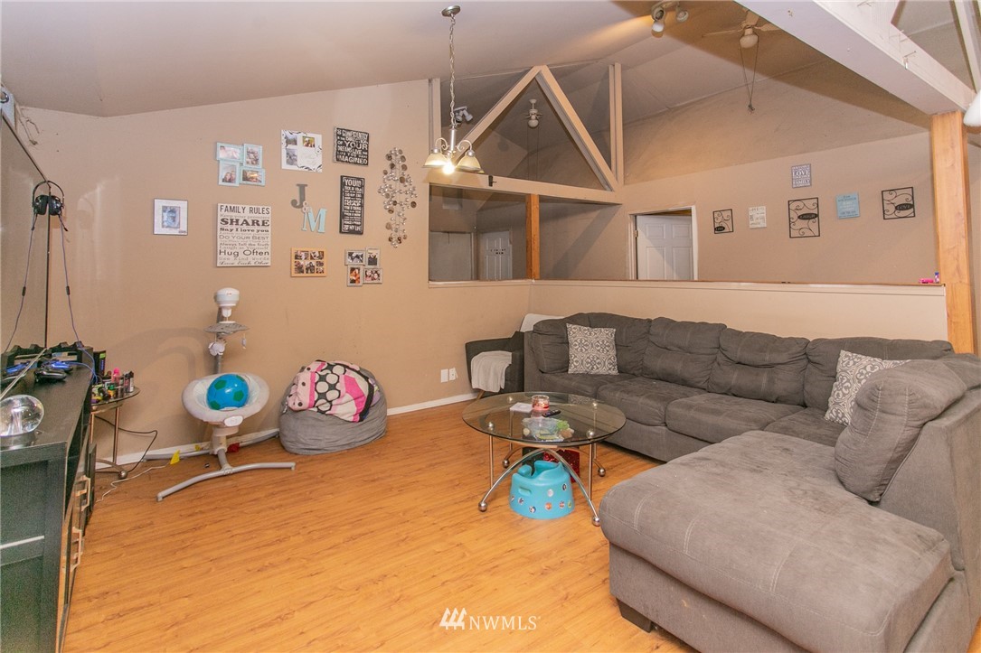 9775 Stone Road Northeast Moses Lake, WA 98837 - Photo 17 of 25 Gallery Image 17