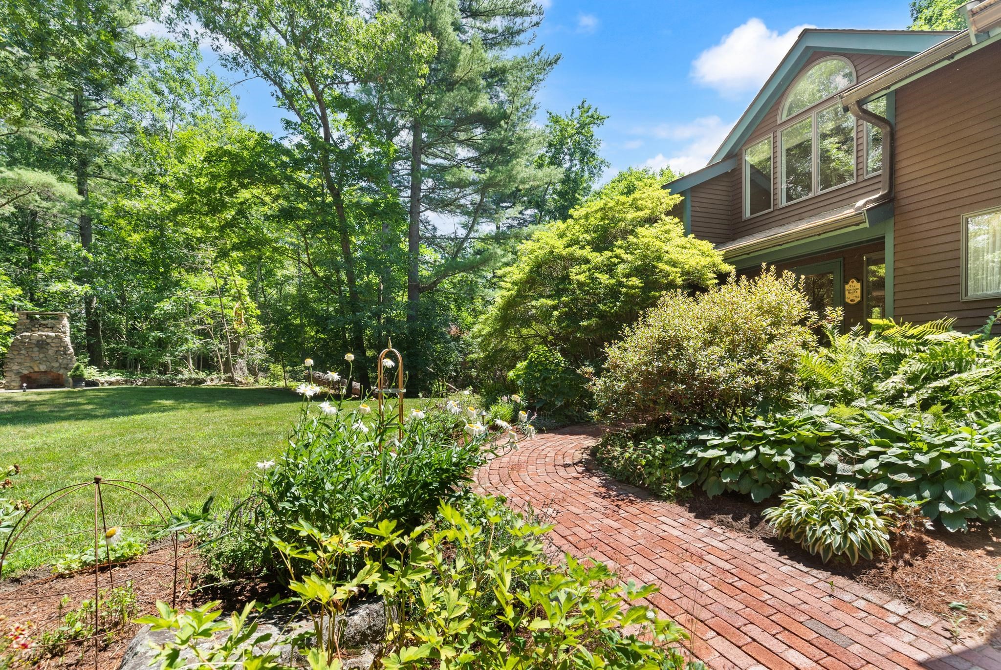 75 Boxford Road Ipswich, MA 01938 - Photo 4 of 38 Gallery Image 4
