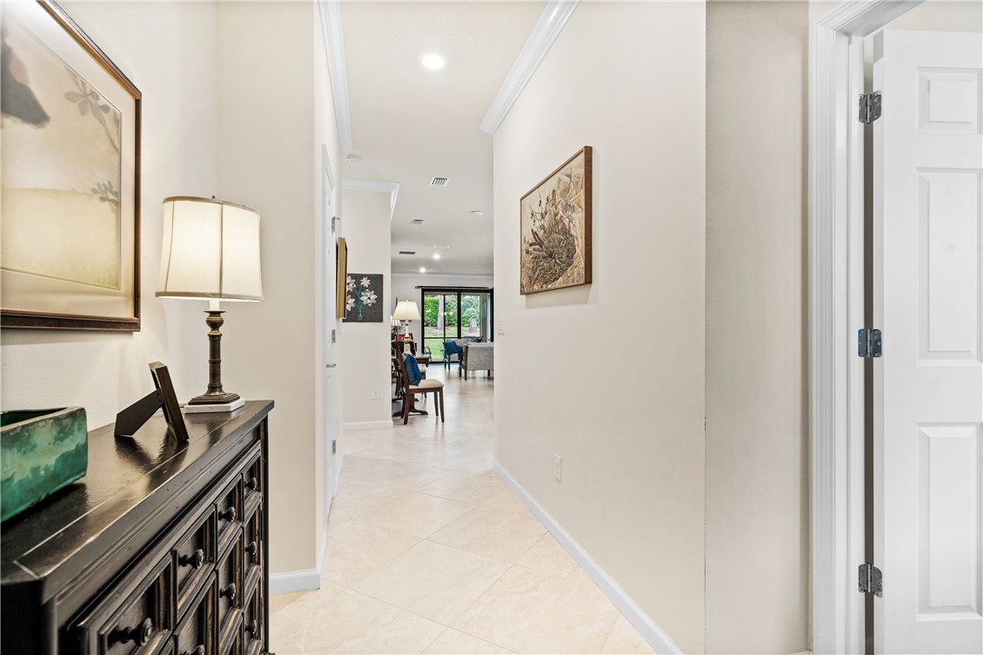 4667 Ibis Road Vero Beach, FL 32967 - Photo 8 of 32 Gallery Image 8