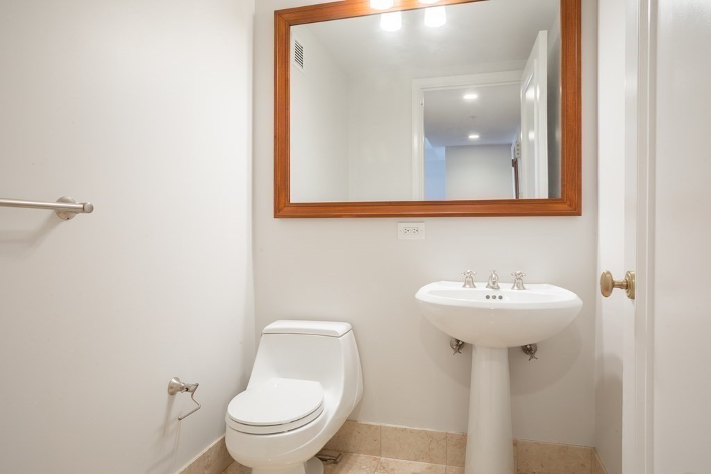 1 Avery Street, Unit 17A Boston, MA 02111 - Photo 18 of 19