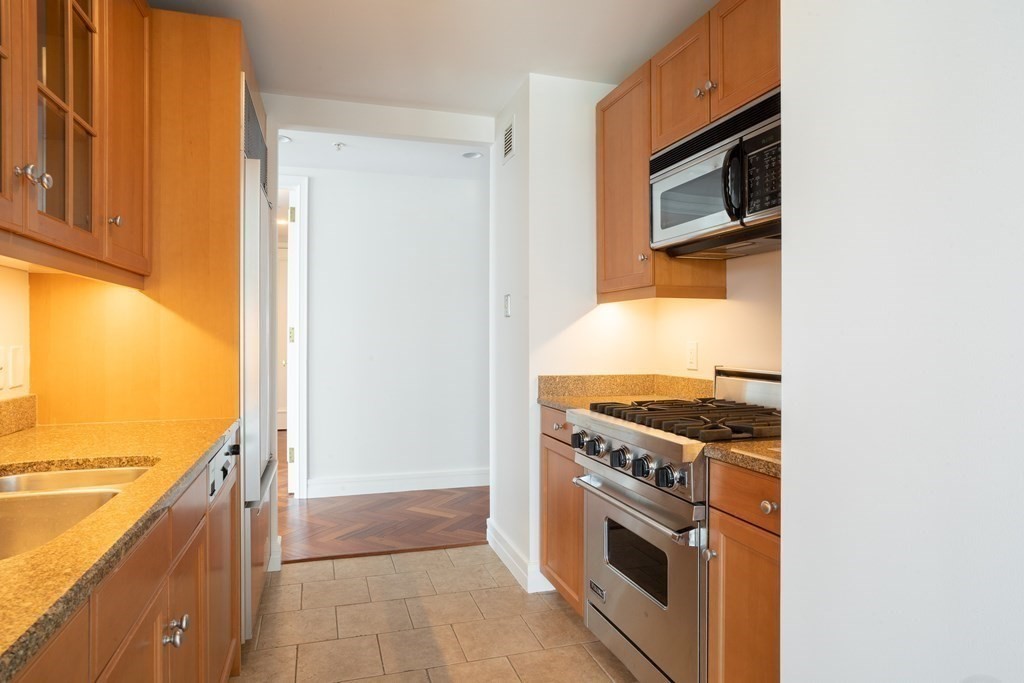 1 Avery Street, Unit 17A Boston, MA 02111 - Photo 7 of 19