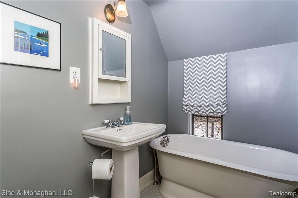 53 Cloverly Road Grosse Pointe Farms, MI 48236 - Photo 41 of 61