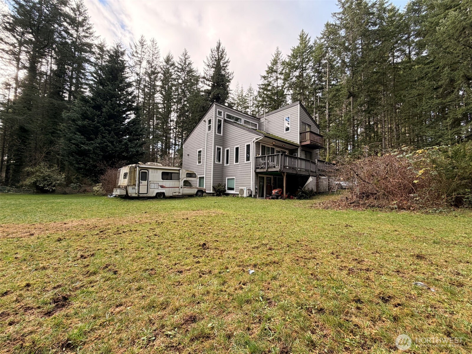 5040 Southwest Lake Helena Road Port Orchard, WA 98367 - Photo 26 of 31 Gallery Image 26