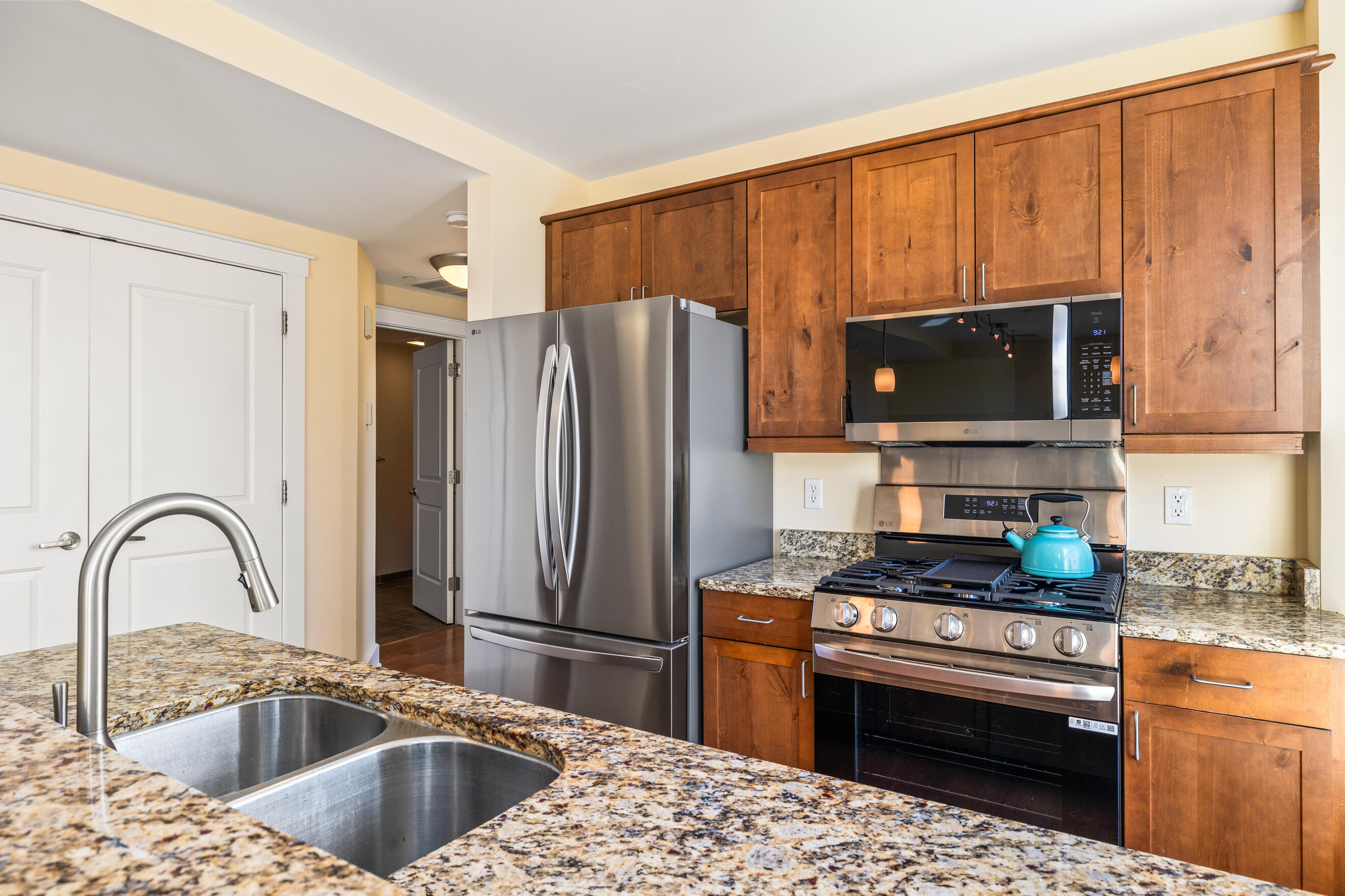 27 Library Street Northeast, Unit 504 Grand Rapids, MI 49503 - Photo 8 of 24 Kitchen